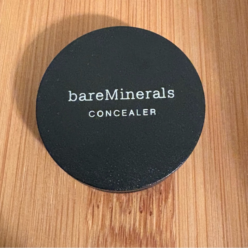 bareMinerals Correcting Concealer Compact